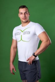 Pánske biele fitnes tričko s nápisom Muscle edition od POHYBsk
